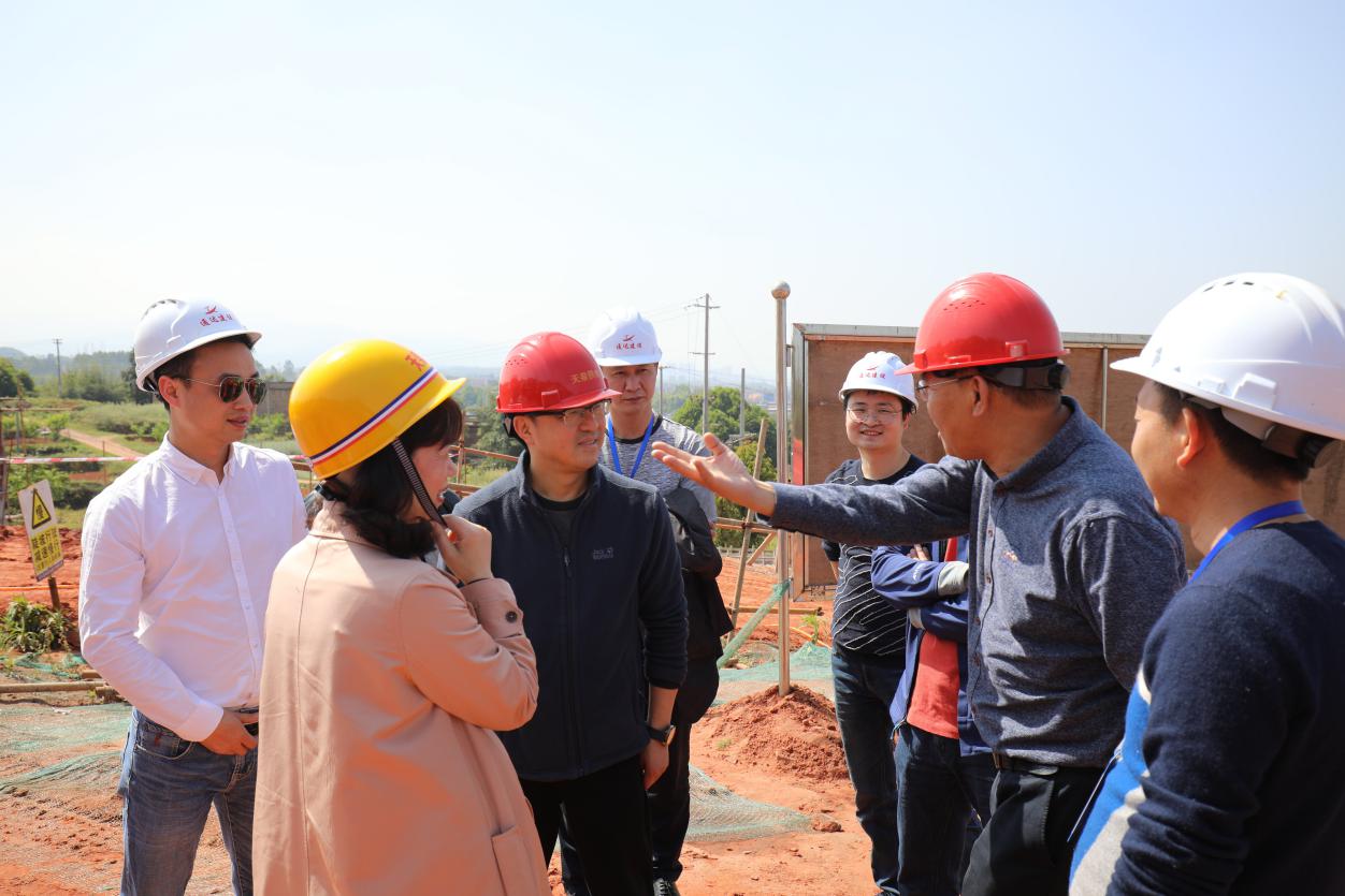 集團公司黨委書記、董事長周燕賓深入天泉公司一線調(diào)研指