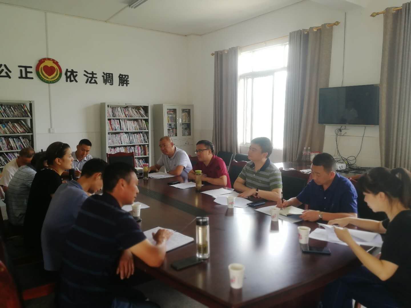 集團(tuán)公司黨委書(shū)記、董事長(zhǎng)周燕賓一行到栗子村開(kāi)展脫貧幫