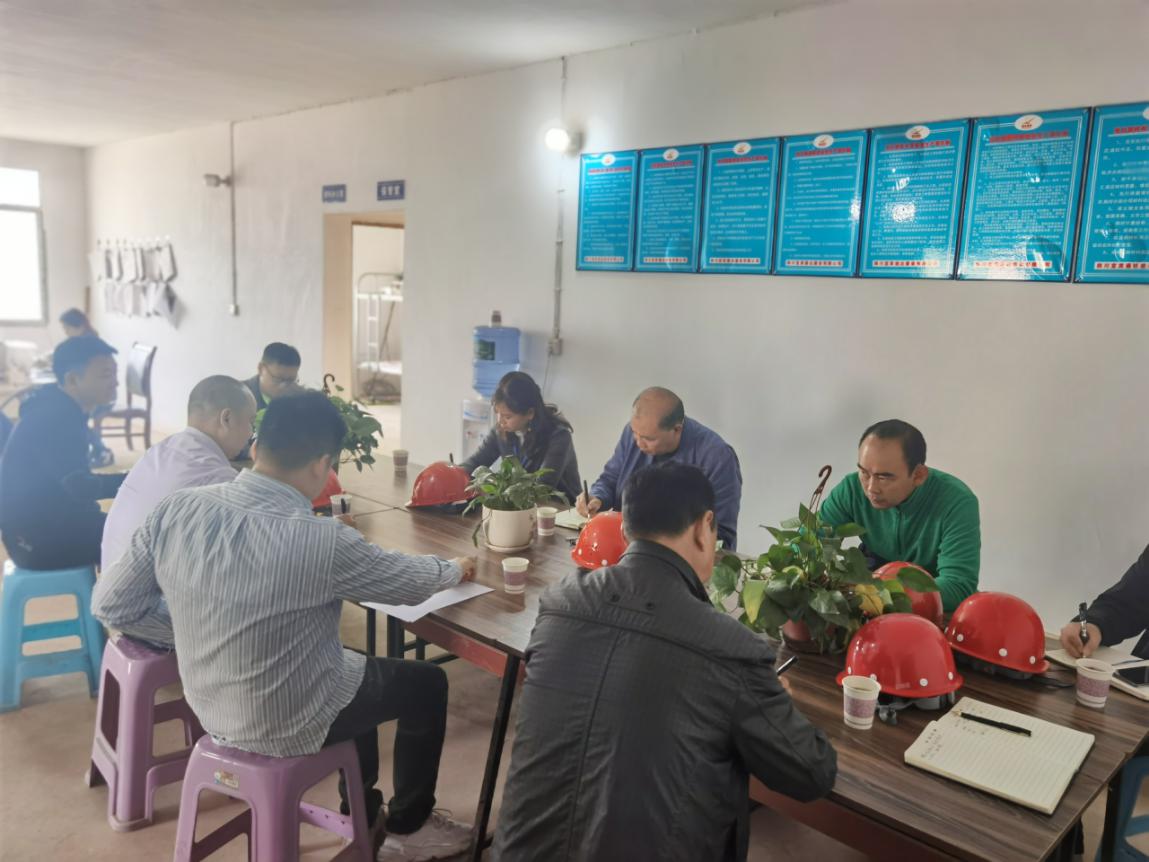 集團(tuán)公司黨委委員、副總經(jīng)理任大慶督查指導(dǎo)高捷水廠在建工程