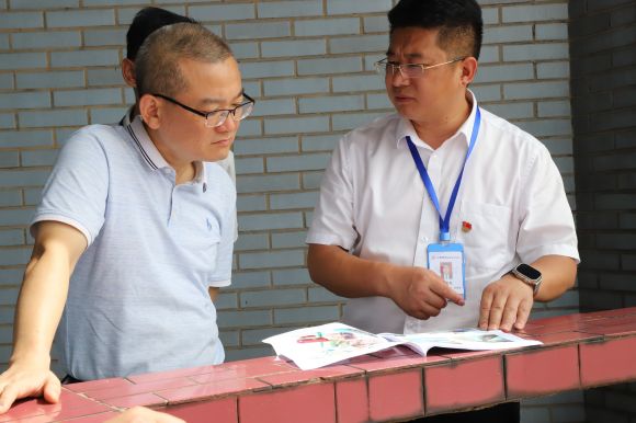 市公服集團(tuán)公司黨委副書記、總經(jīng)理譚琦調(diào)研清源水務(wù)公司兩江管線安全運行情況